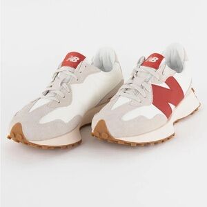 New Balance 327 Sneakers